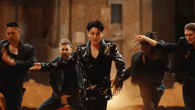 bts-jungkook-turns-into-jk-yadav-with-killer-dance-on-trending-bhojpuri-song-viral-video-leaves-army-bemused